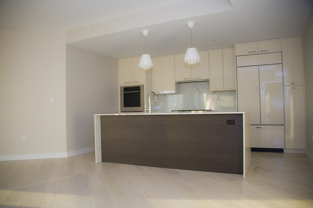 110 Broad St, Waterfront