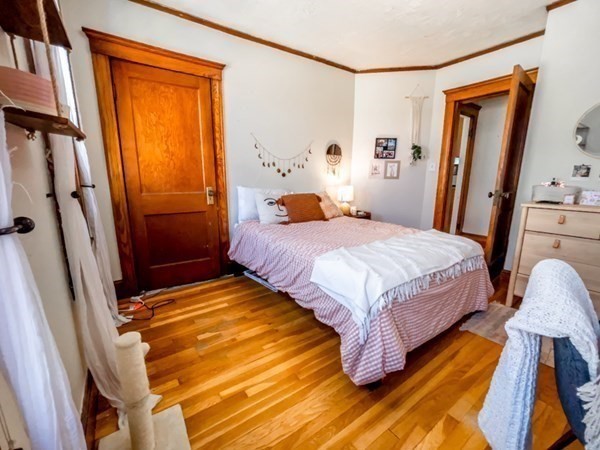 26 St Rose St, Jamaica Plain