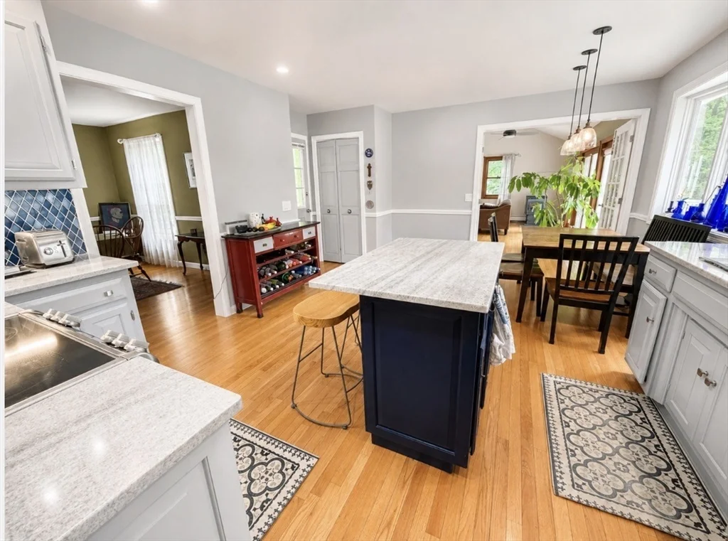 31 Woodside Circle, Sturbridge