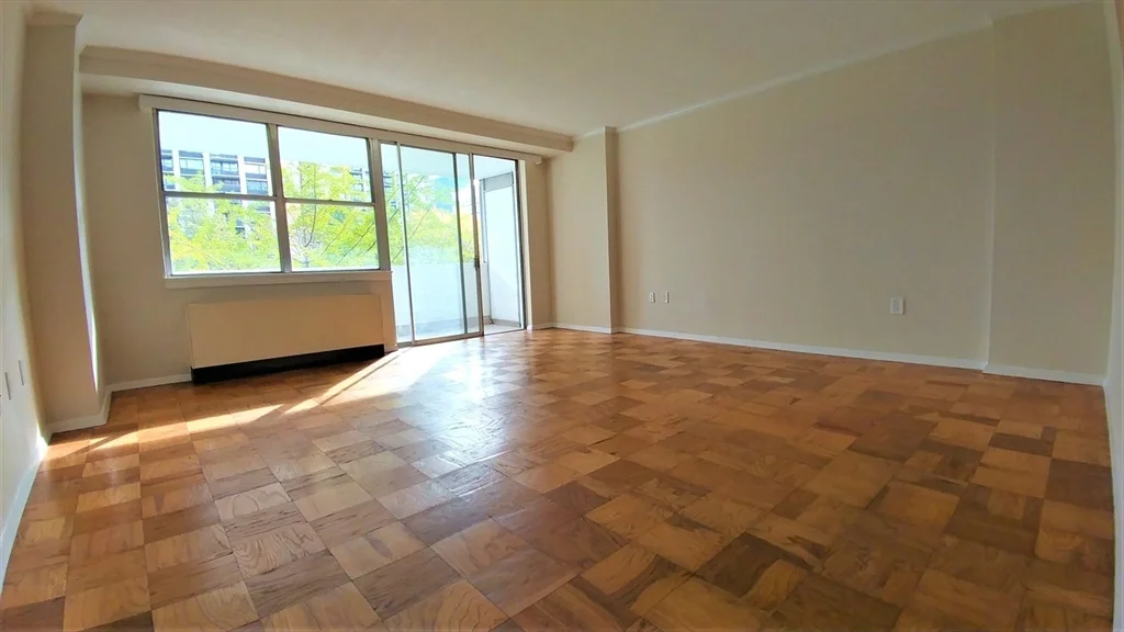 2 Hawthorne Pl, West End