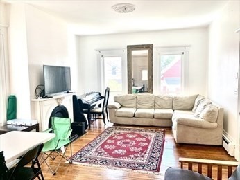 23 Monmouth St, Spring Hill