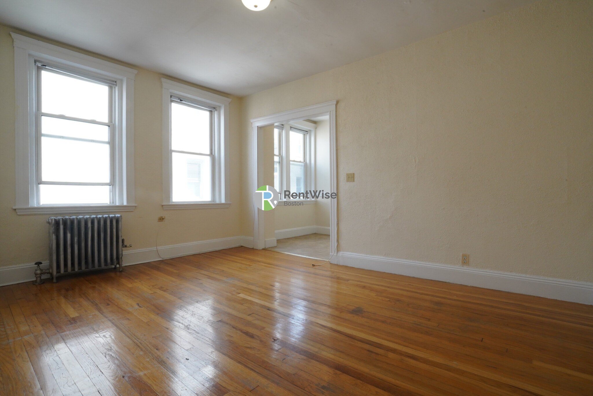 131 Washington St, Brighton