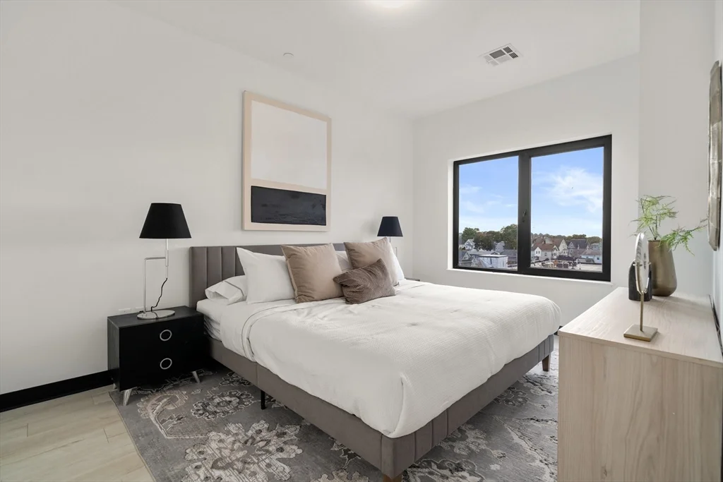 600 Broadway, Everett