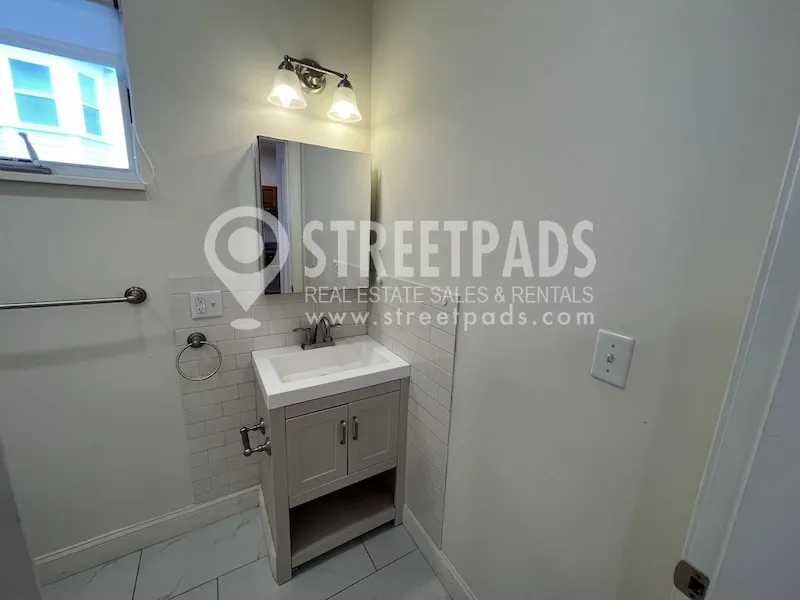 379 Harvard St, Mid-Cambridge