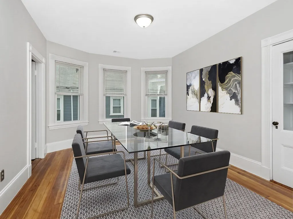 11 Hillside St, Mission Hill