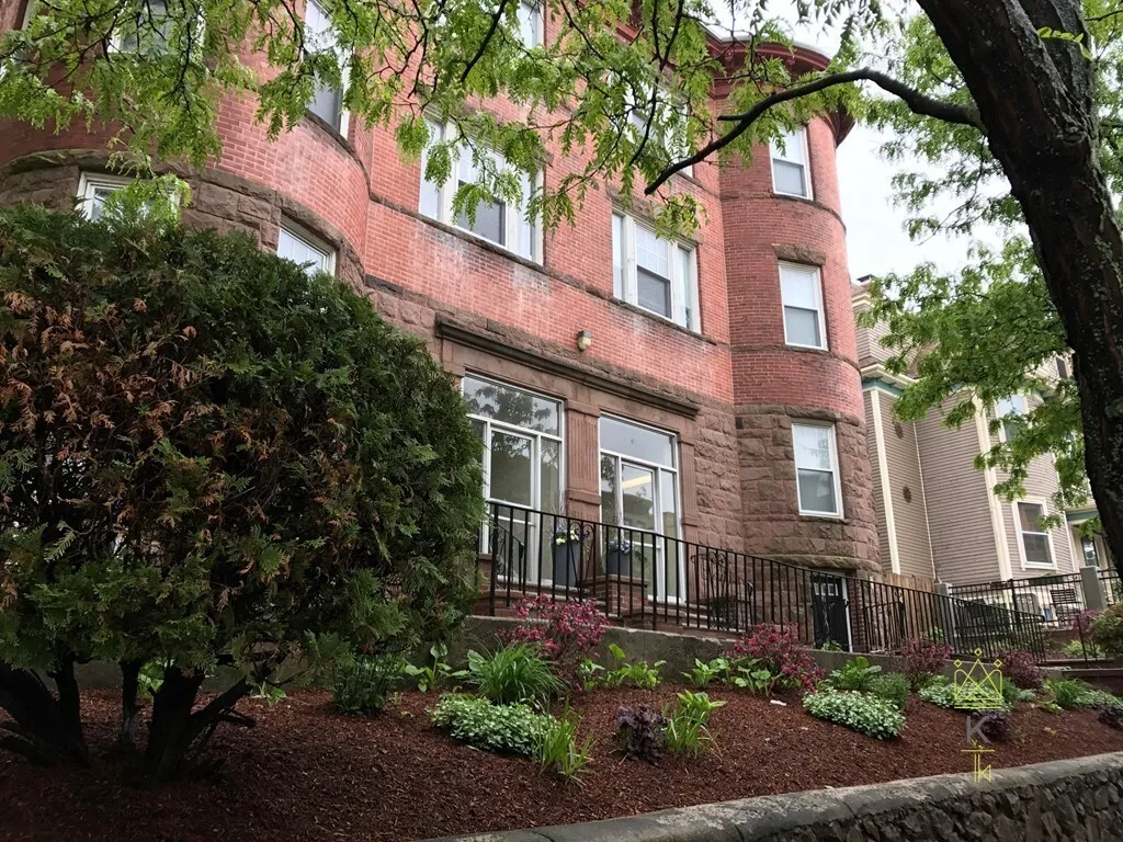 672 Washington St, Aspinwall Hill