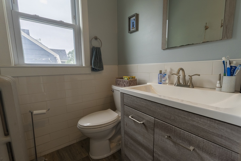 15 Castleton St, Jamaica Plain