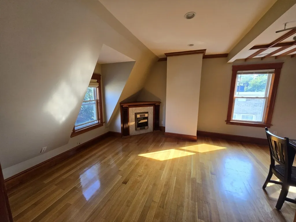 12 Saint Paul St, Mid-Cambridge
