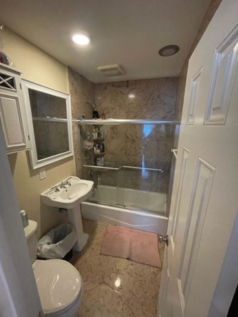 1714 Commonwealth, Brighton