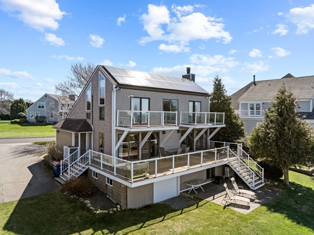 2 Windward Way, Sconticut Neck