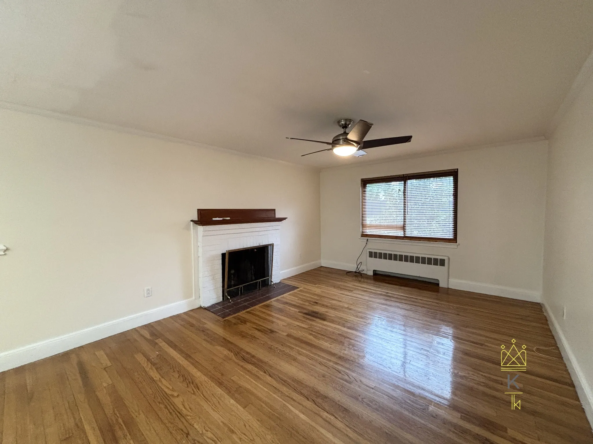 9 Reservoir Rd, Chestnut Hill
