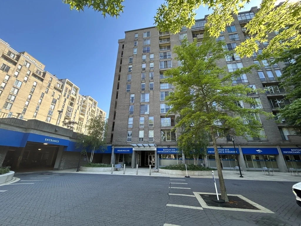 44 Washington St, Brookline Village