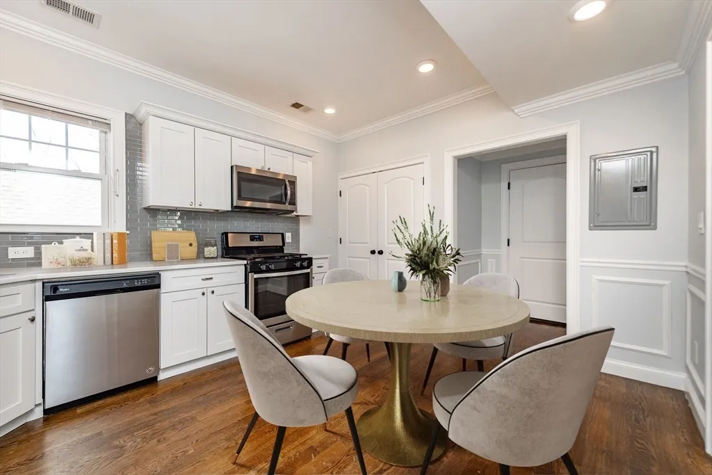 9 Cornwall St, Jamaica Plain