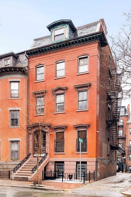 11 East Springfield St, South End