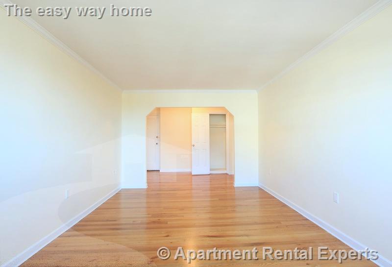 60 Brattle St, Harvard Square