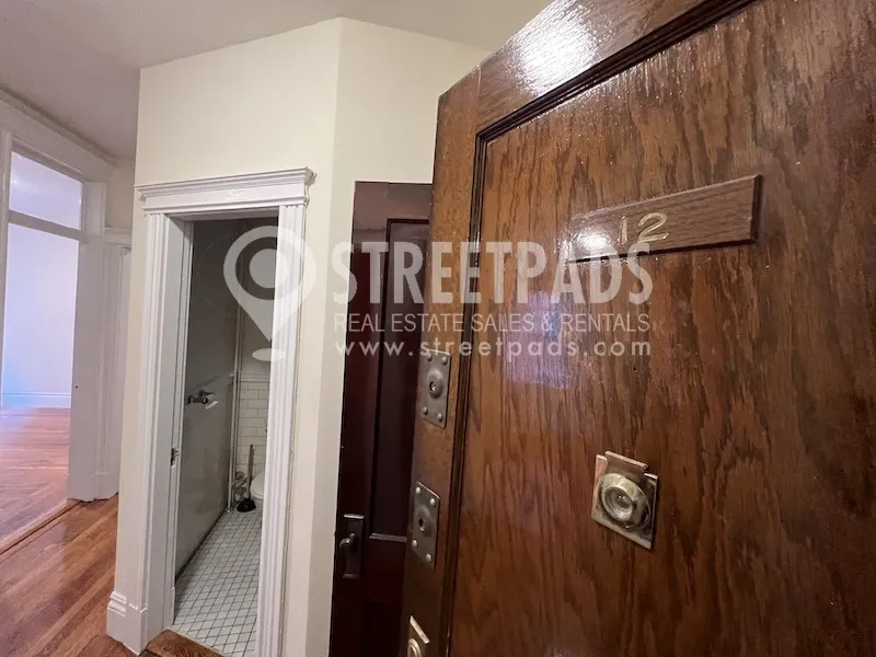 27 Park Dr, Fenway