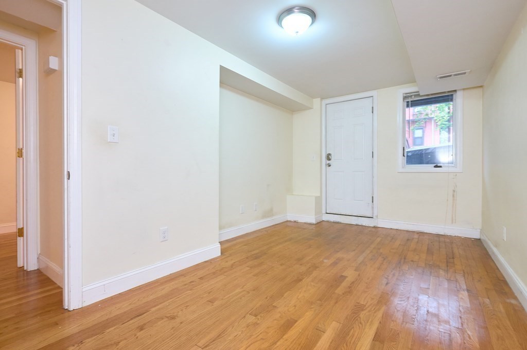 9 Mission St, Mission Hill