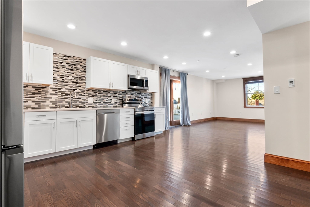 44 Maple St, Danvers