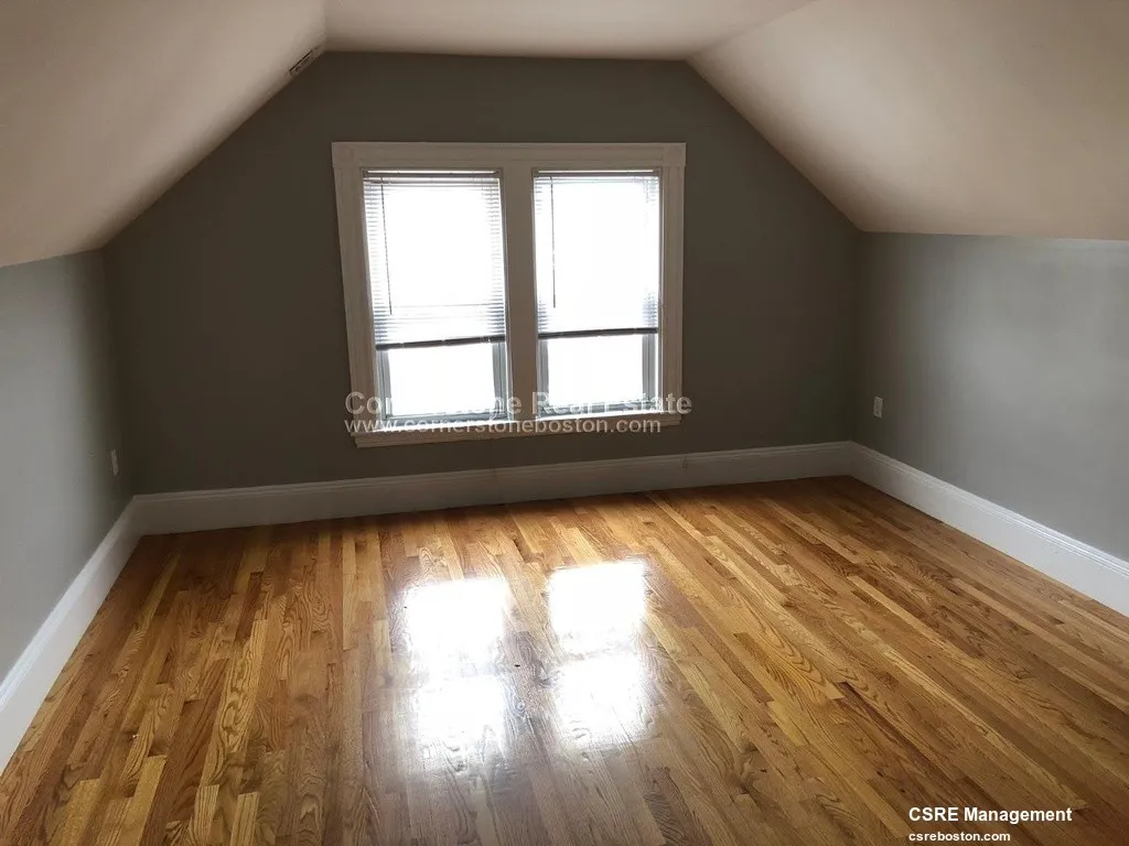 122 Calumet St, Mission Hill