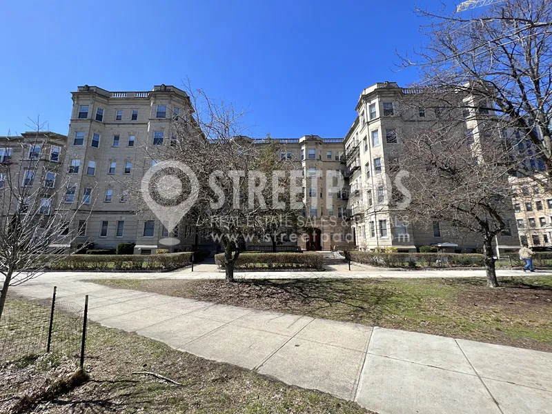 27 Park Dr, Fenway