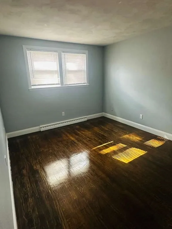 63 Mcgarvey Rd, Stoughton