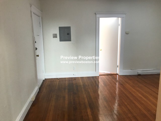 1171 Boylston St, Fenway