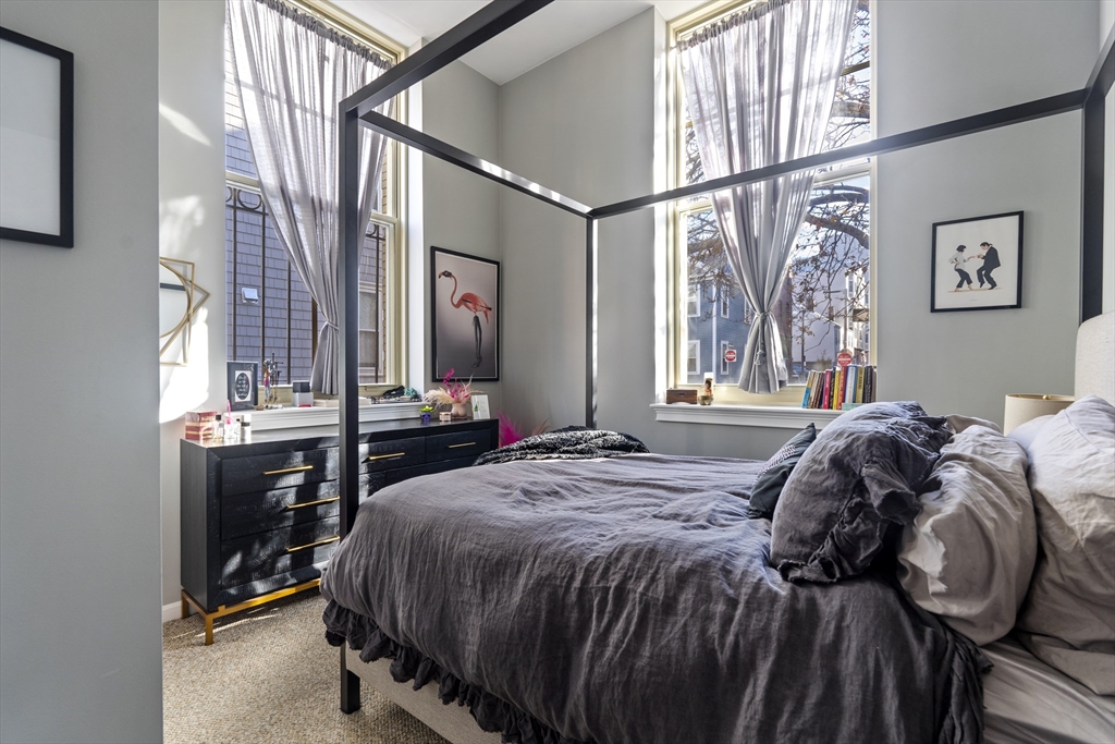 350 W Fourth, South Boston