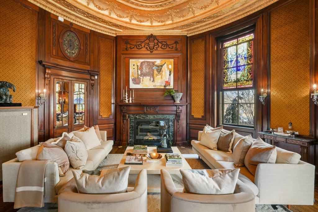 409 Commonwealth Ave, Back Bay