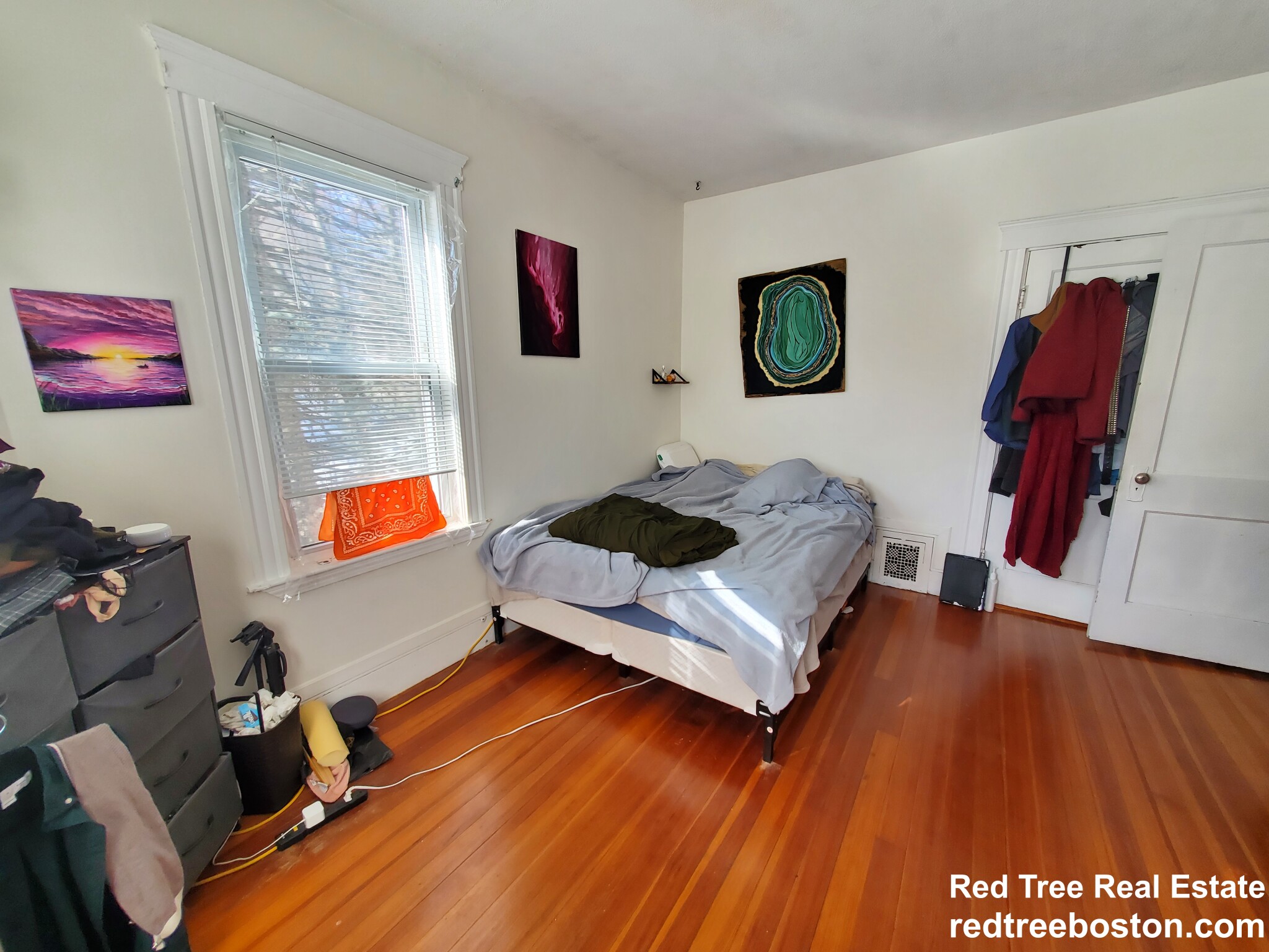 385 Pond Ave, Brookline