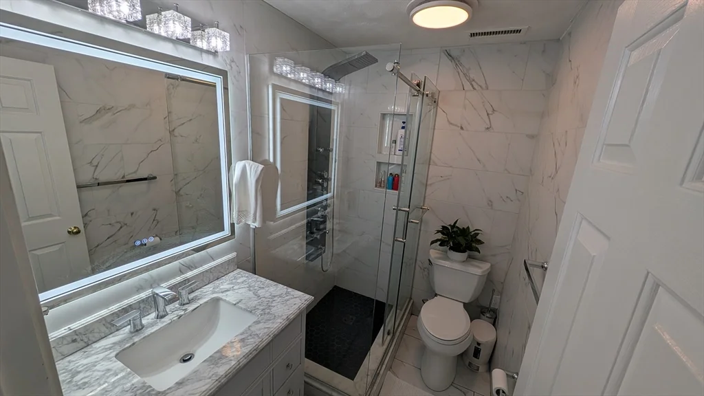 20 Winterberry Way, Bedford