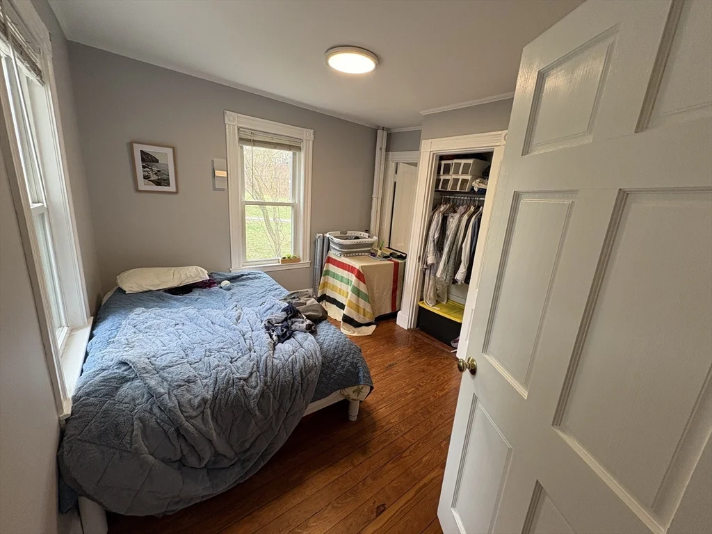2 Willow Ter, Newton