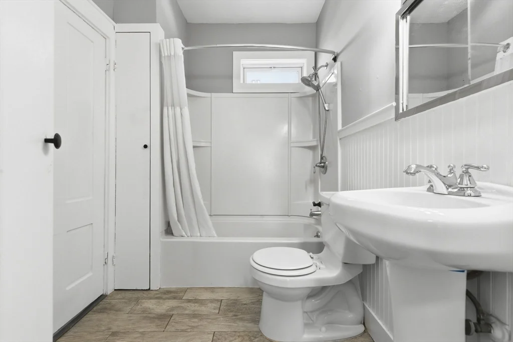 48 Walker St, Falmouth (village)