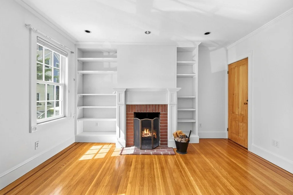 64 Pearl St, Charlestown