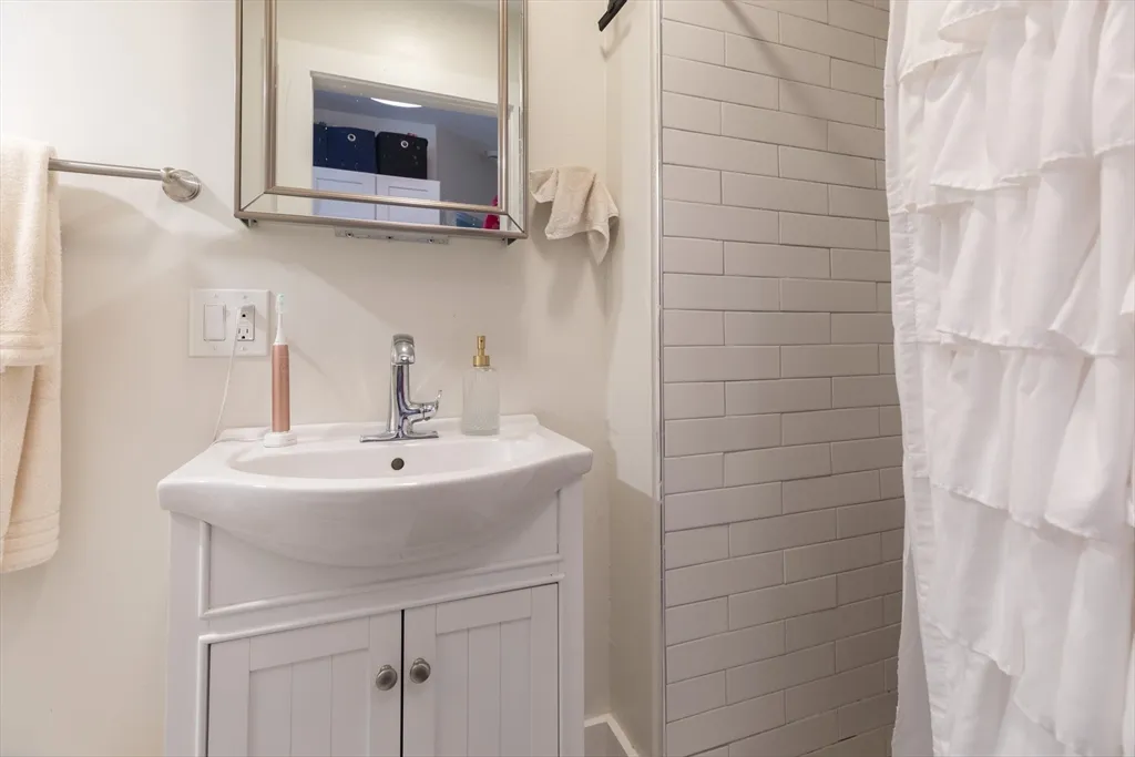 100 H St, South Boston