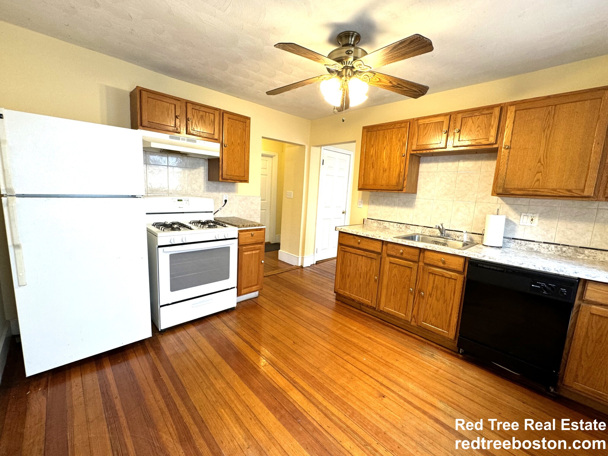 4057 Washington St, Roslindale