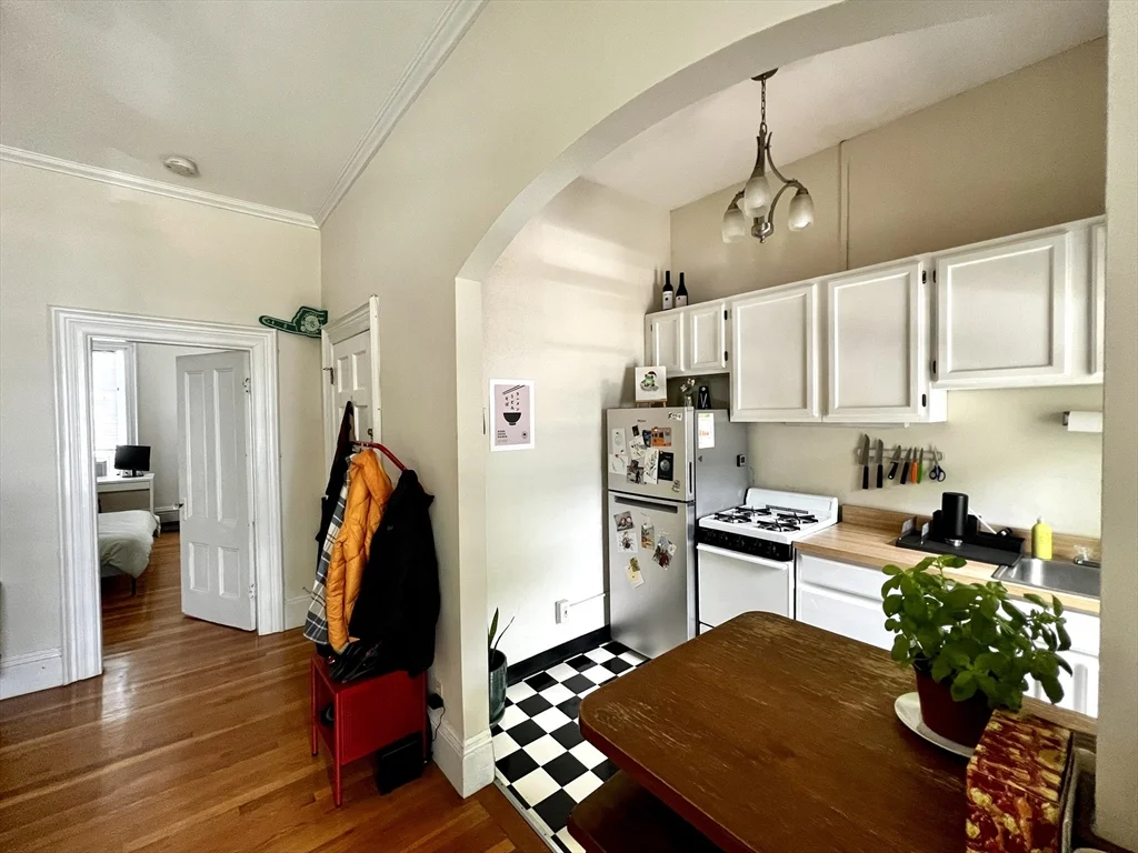 106 Magazine St, Cambridgeport
