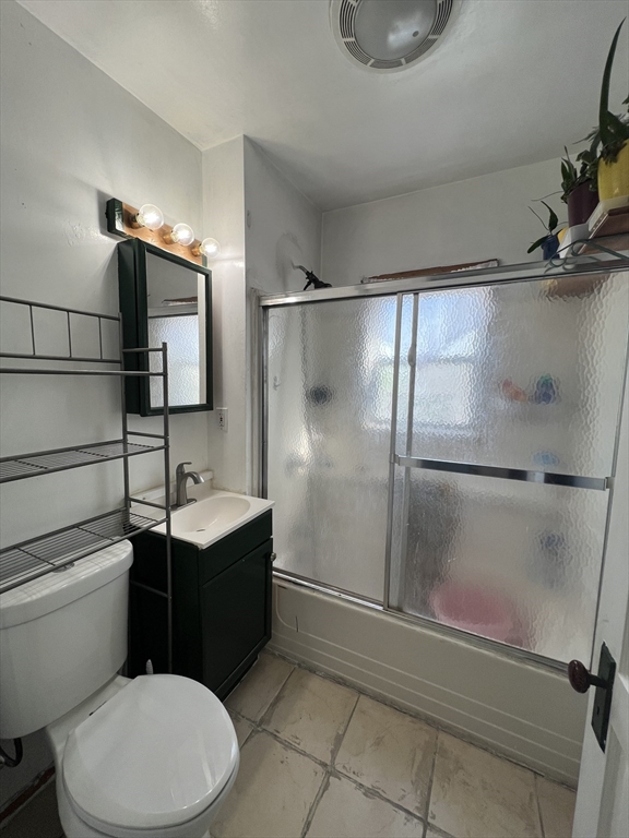 15 Baltic St, Attleboro