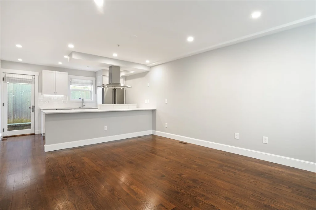 5 Atwood Sq, Jamaica Plain