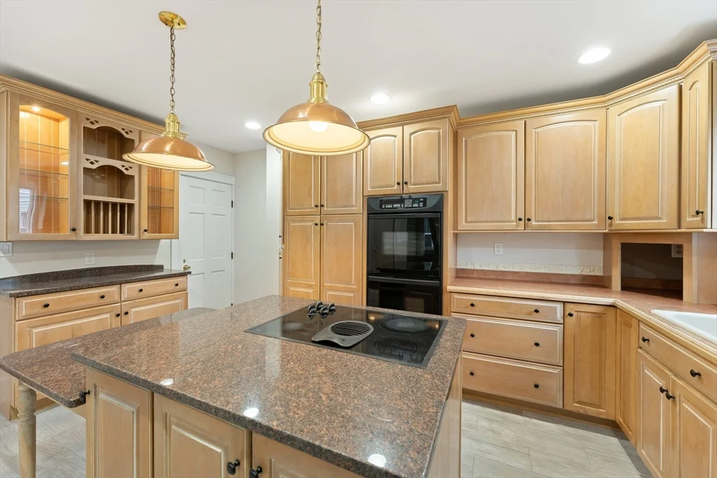 4 Prospect St, Attleboro