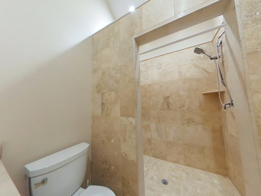 109 Farwell St, Newtonville