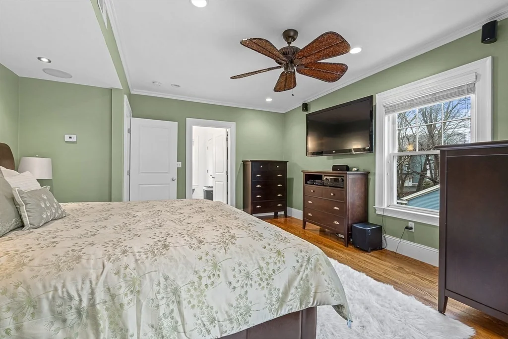 34 Glen Rd, Winchester