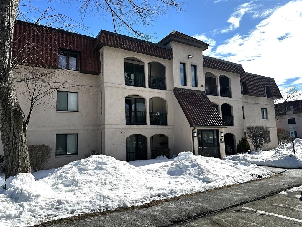 685 Oak St, Brockton