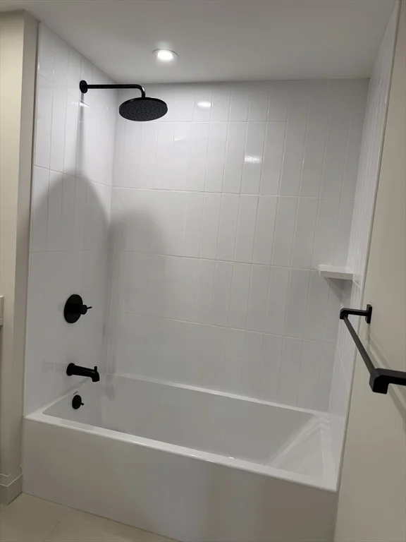 100 Lincoln, Brighton