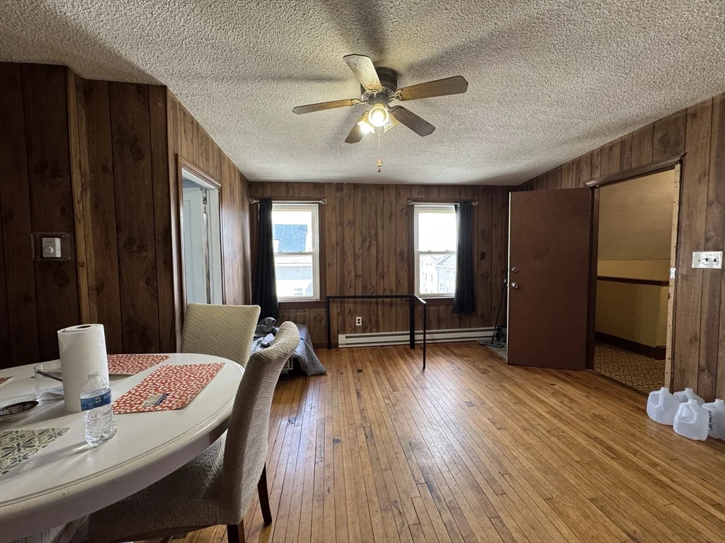 631 Walnut St, Fall River