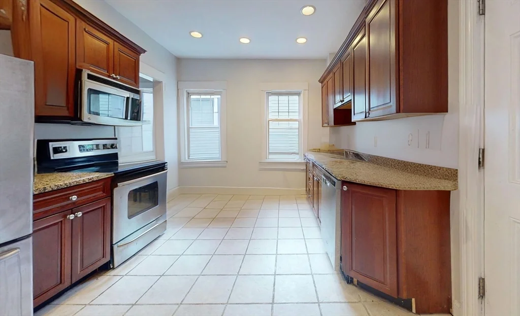 34 Saranac, Dorchester