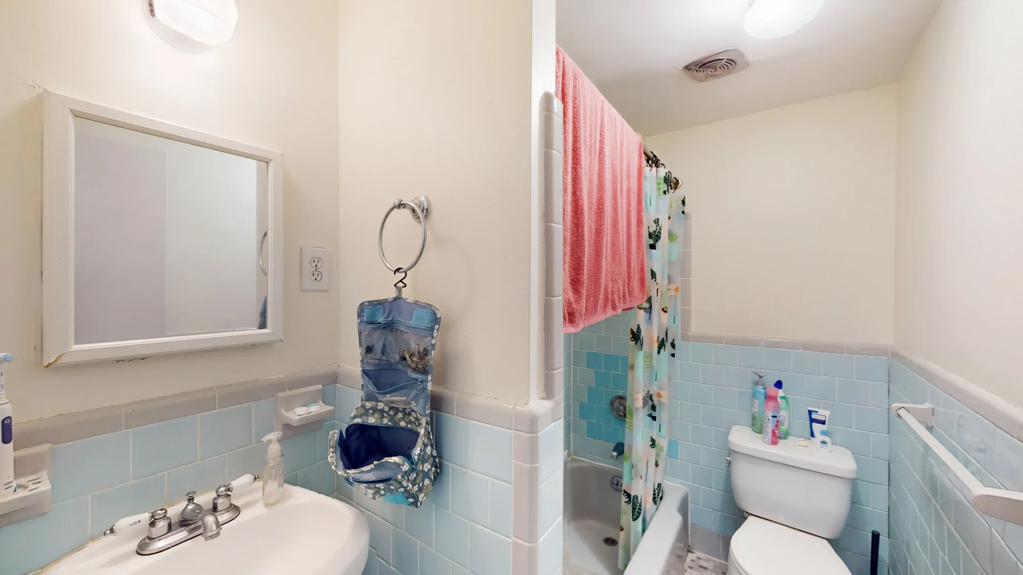 1071 Beacon St, Longwood