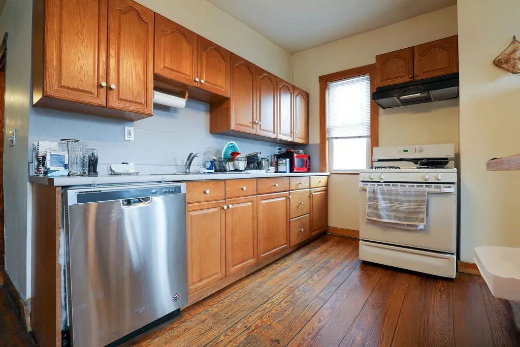 346 Faneuil St, Oak Square