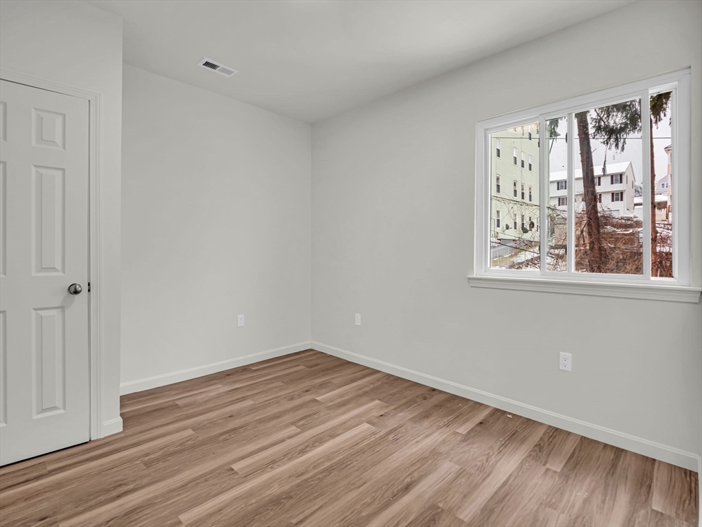 12 Alpine St, Worcester