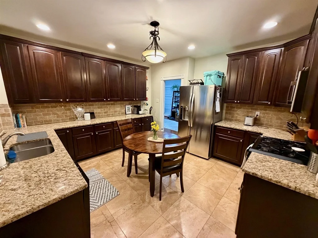 18 Homer St, Central Village