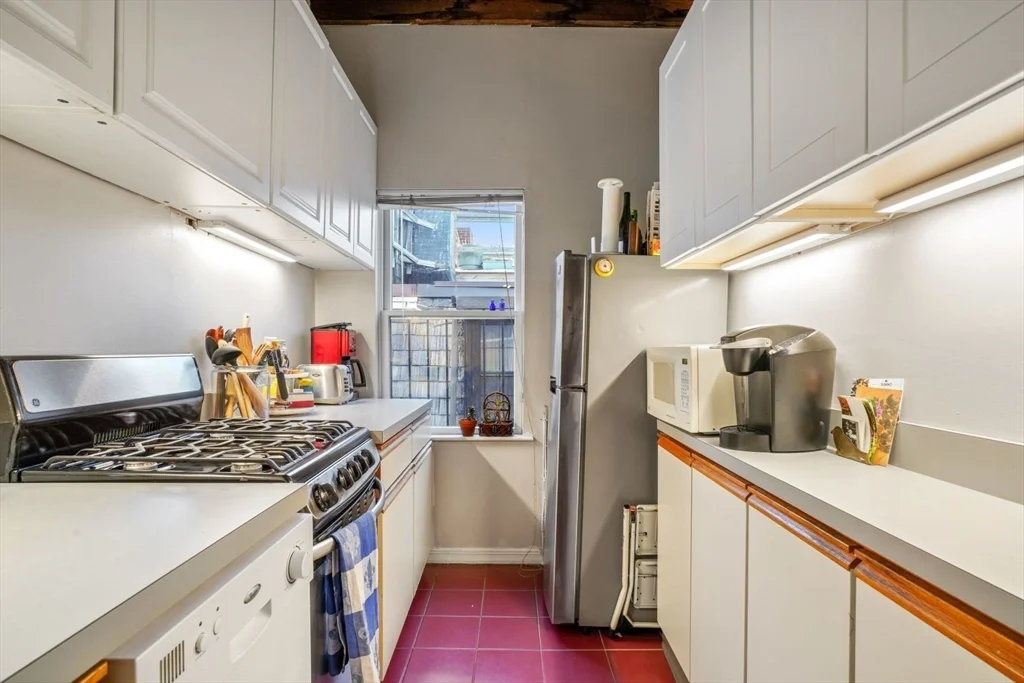 1 Goodwin Pl, Beacon Hill